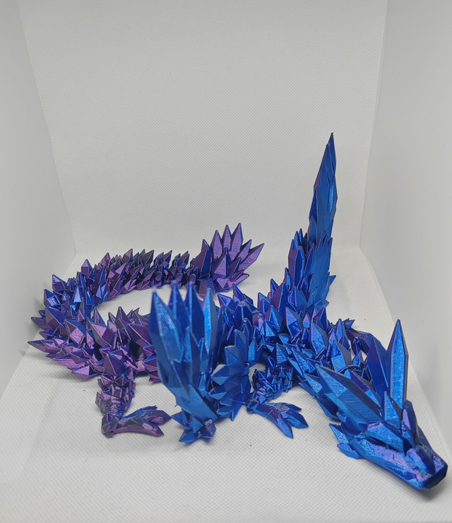 Dragon cristal avec des ailes 