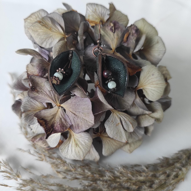 Boucles d&#039;oreilles Feuilles en cuir 