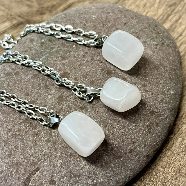 Ruusukvartsi riipus 1kpl