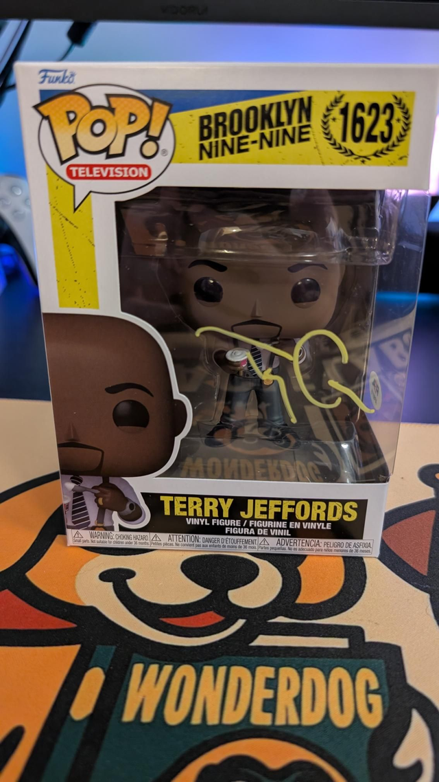 Funko Pop Brooklyn Nine Nine Terry Jeffords 1623 Signed by Terry Crews with PSA COA