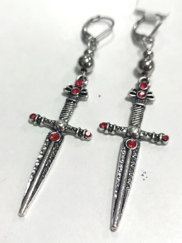 Boucles d'oreilles poignards 1