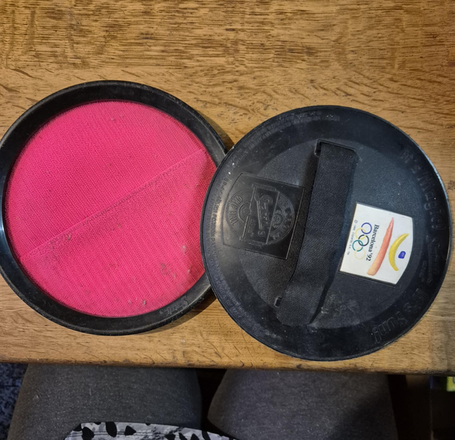 Deux raquettes pour balle à scratch (*)