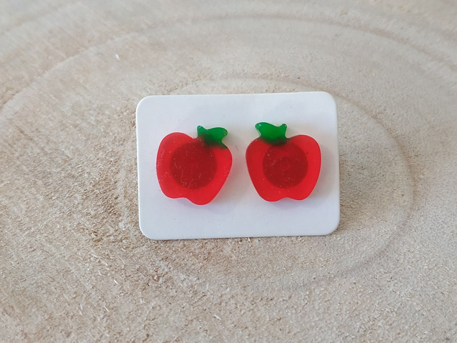 Boucles d'oreilles clous pomme rouge