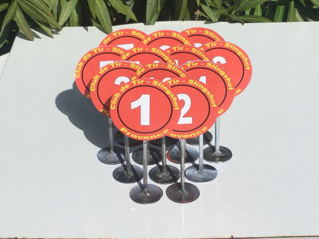 09 ... Jeu lance pierre - quille barjolaise - slingshot molkky