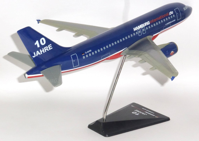 Hamburg International A319 (D-AHIK), &quot;10 Jahre Bemalung&quot;, 1:100, Herpa