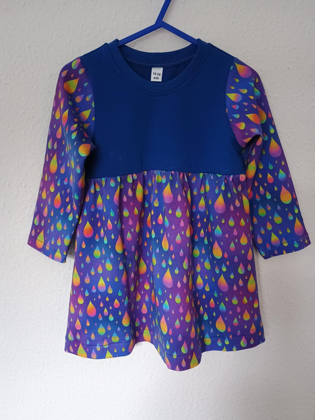 Dress - 18 mth (86 cm).   Purple drops