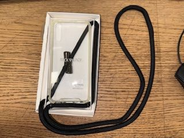 samsung galaxy a50 coque transparente avec cordon cou noir