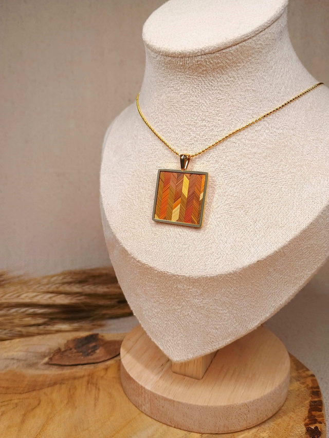 Collier MÉDAILLON Chevron Bois - Acier inoxydable doré à l'or 