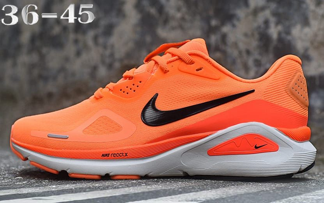 Nike Structure 26 (Vendu sans la boîte )