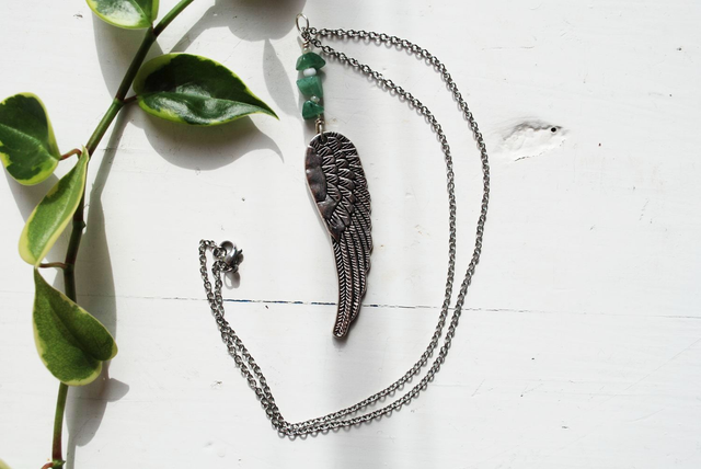 Siipiriipus vihreä aventuuri kivillä