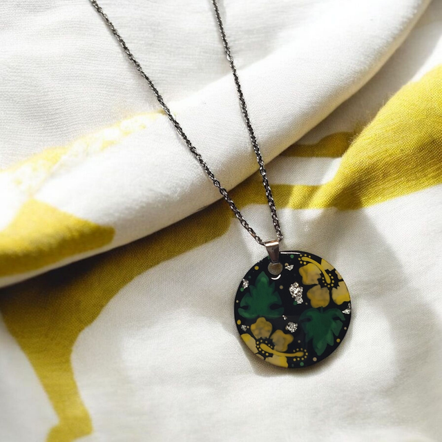 Collier dessiné Flora acier inoxydable jaune vert