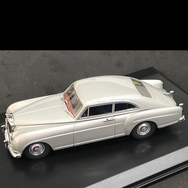 Bentley 81 Continental Fast Back grau Oxford 1:43