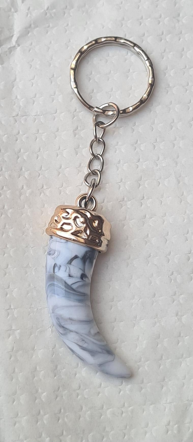 Keyring bag charm tiger tooth white grey