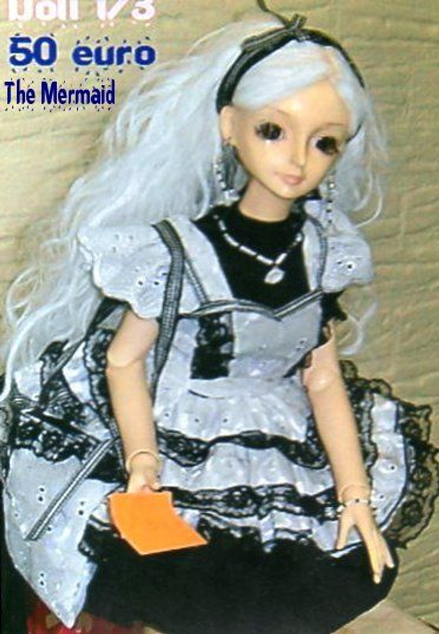 Doll-outfits: 1/3 - Black &amp; White Lolita-set