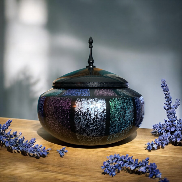 Iridescent finial pot 