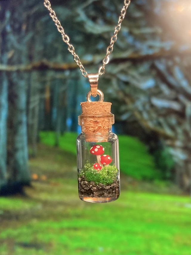 Pendentif amanite rouge