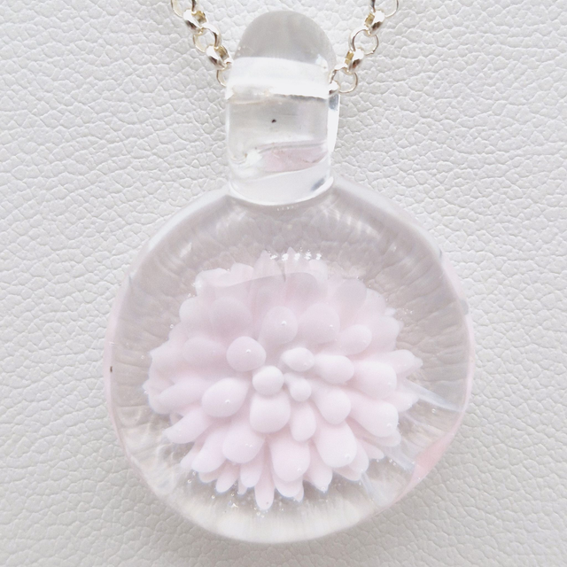Pendentif Dahlia rose clair