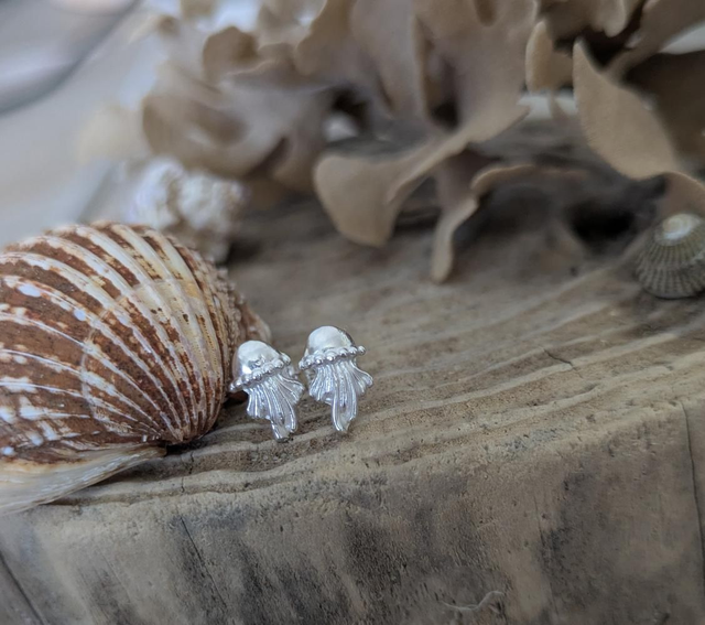 Jellyfish studs 