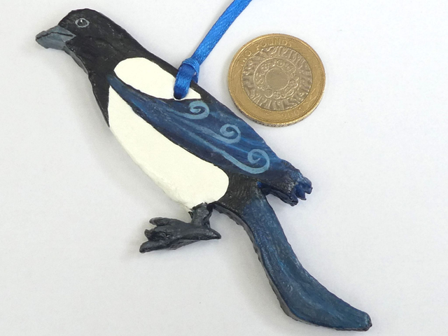 Wonderful "Animal Inspirations". "The Magpie". With an inspirational motto on the reverse.