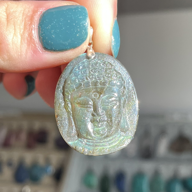 Pendentif en Labradorite Bouddha et bélière argent 