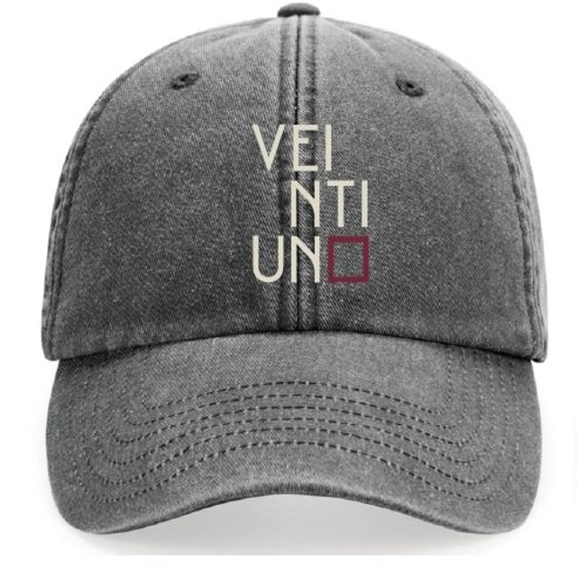 Gorra negra Veintiuno