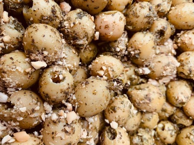 Olijven met pesto en noten