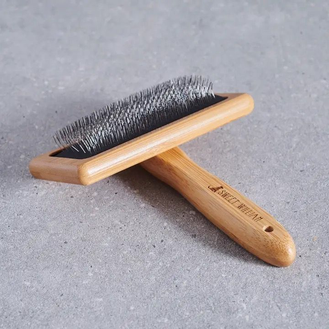 Sweet William Bamboo Slicker Brush