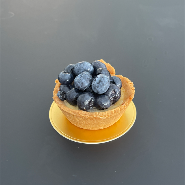Blueberries basket 