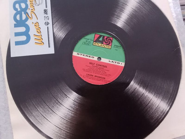 Laura Branigan – Self Control (Extended Version)