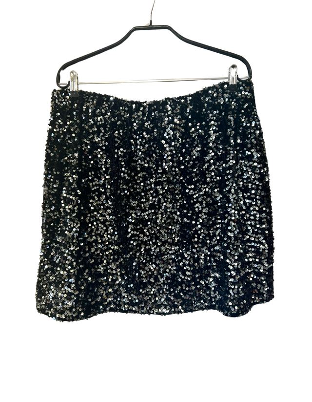 City Chic Skirt in Black