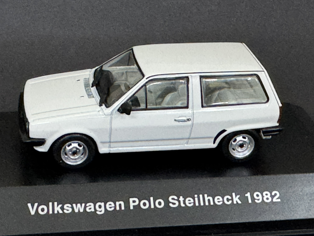 VW Polo Steilheck 1982 weiss 1:43