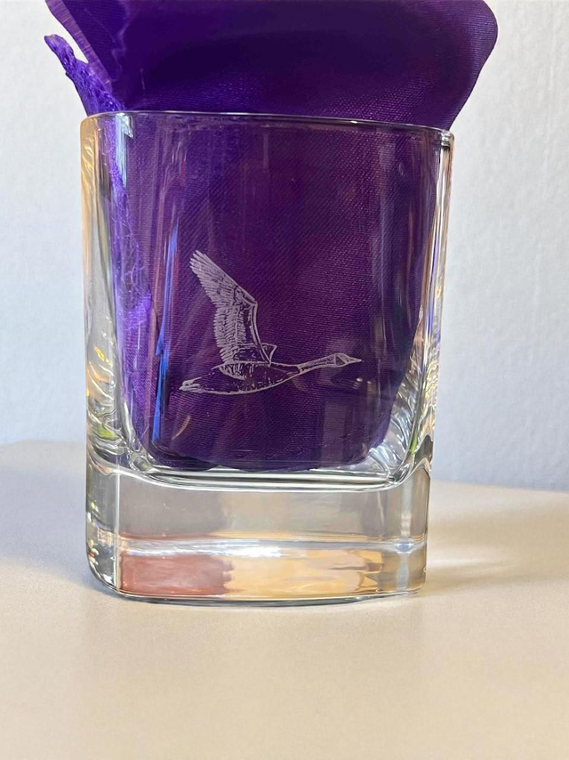 'Goose etched Heavy Glass' 