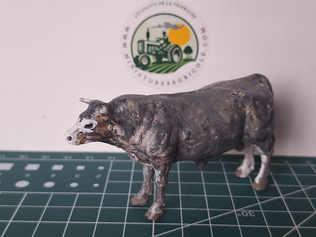 Taureau Bazadaise en resine baz03 1:32