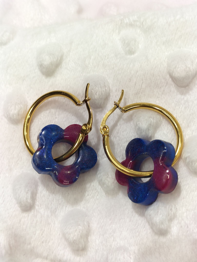 Créoles fleurs bleues et roses