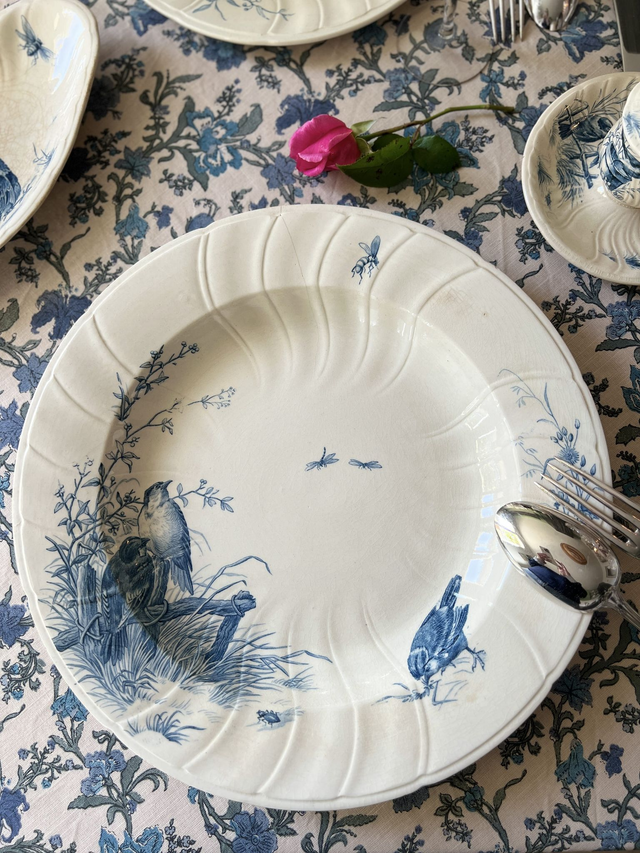 PLAT AUX OISEAUX 2 - Grand Plat Creux aux Oiseaux par la manufacture française de Gien - Terre de Fer