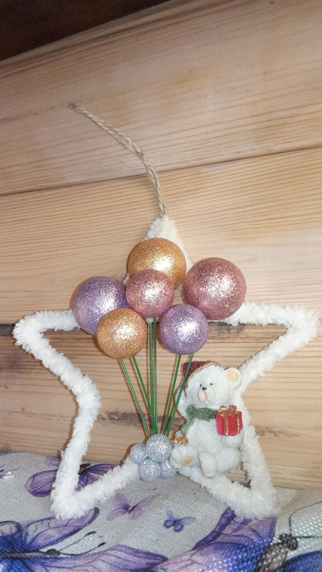 Étoile boules et ourson