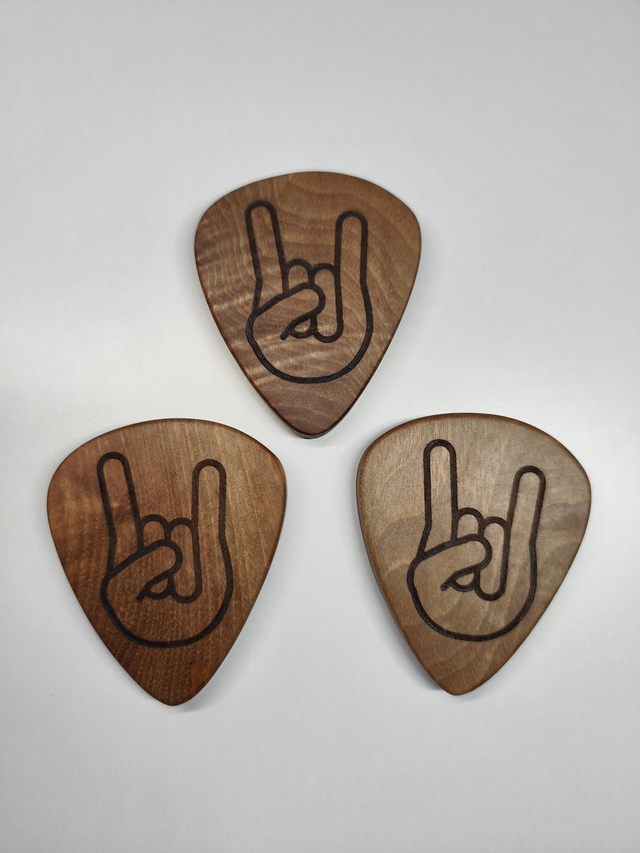 Décapsuleur médiator 🎸 en noyer