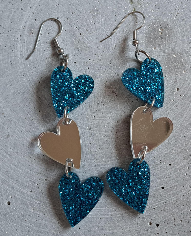 A - Hepsankeikka-korvakorut, jääkuningatar 