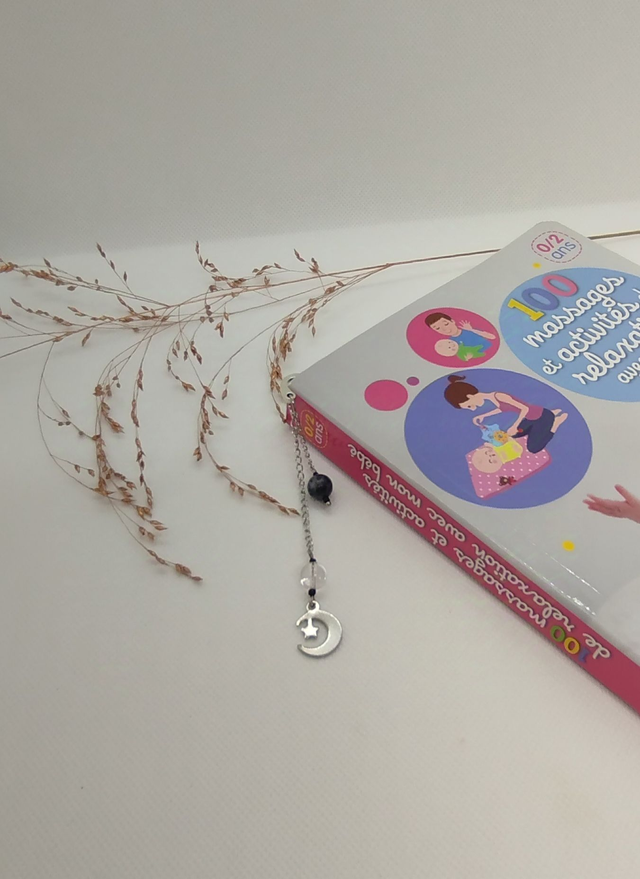 Marque-pages de 8 cm en acier inoxydable et pierres naturelles.