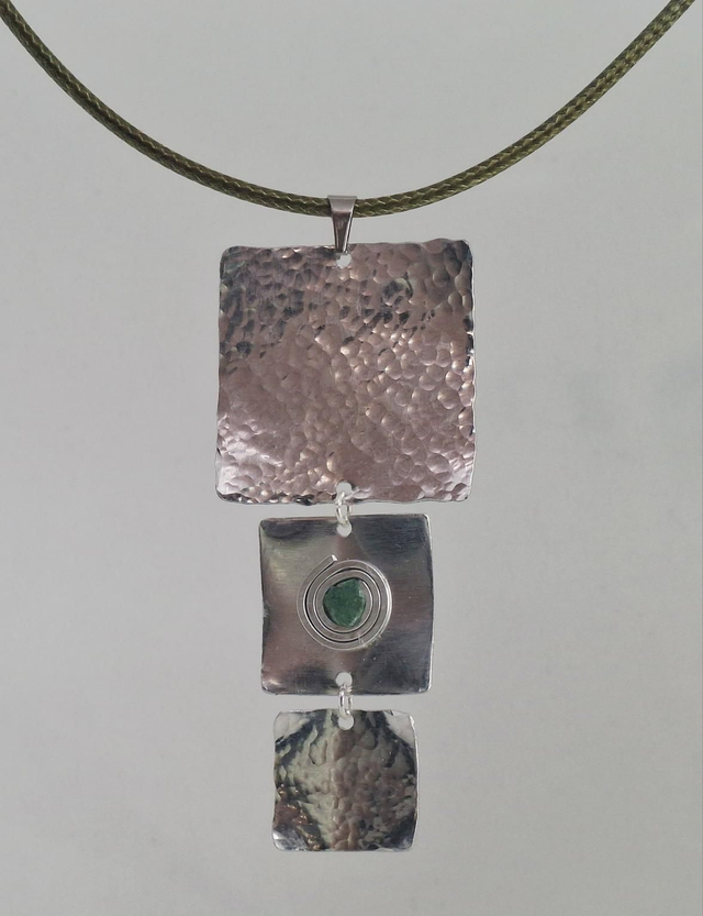 Hammered & Smooth Triple Pendant with Green Aventurine 