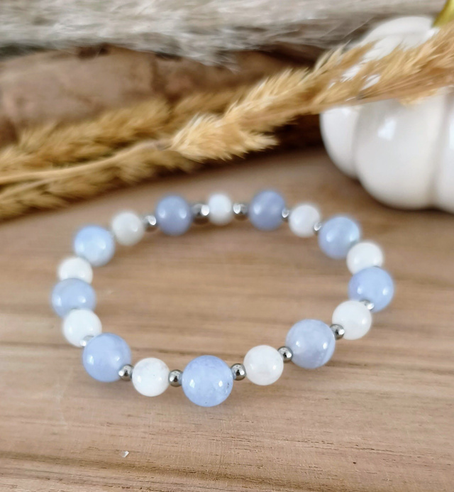 A Bracelet "Bouffées de chaleur" Calcédoine bleue et Pierre de Lune