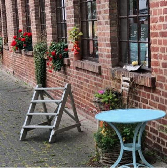 Vintage Holz- Treppe / Tritt sehr stabil grau