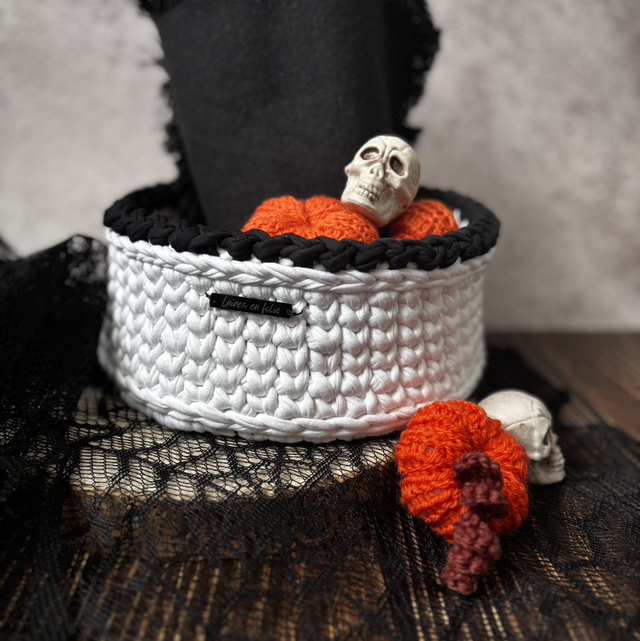 Panier au crochet blanc 