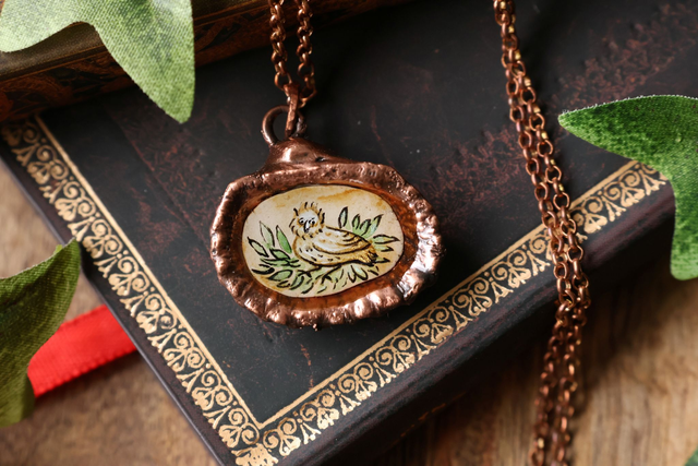 médaillon coquillage Chouette médiéval –  peint à la main - Cuivre  