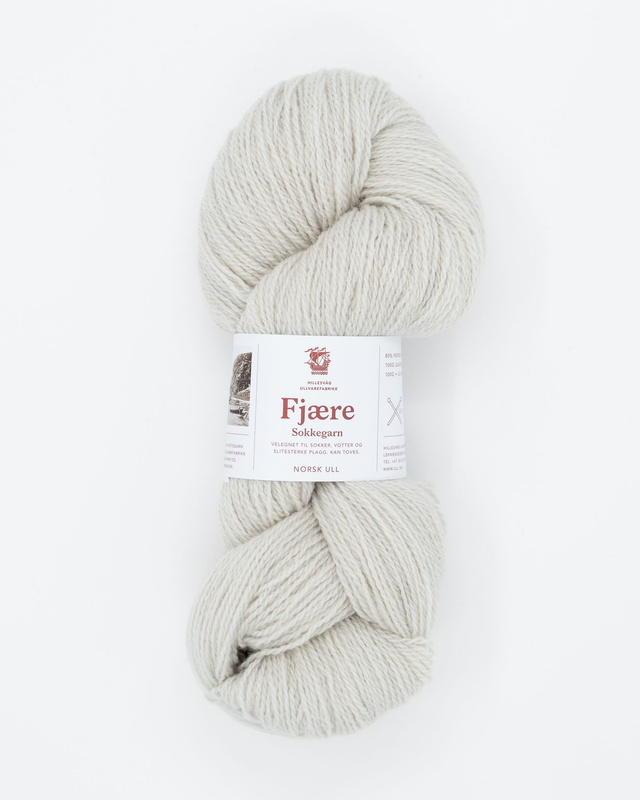 0552 - Grey White (Fjære Sokkegarn)