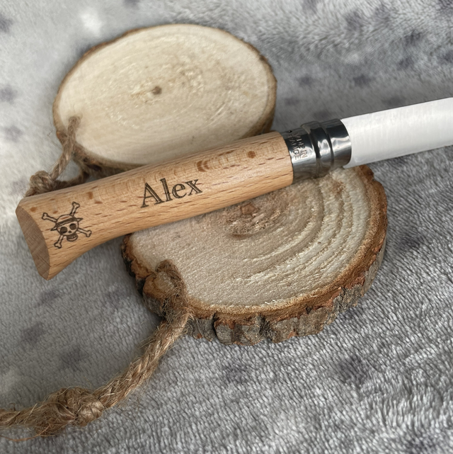 Opinel N°8  Manche bois de hêtre