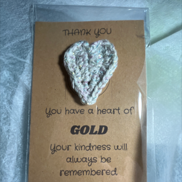 Heart of gold Thank You pin brooch