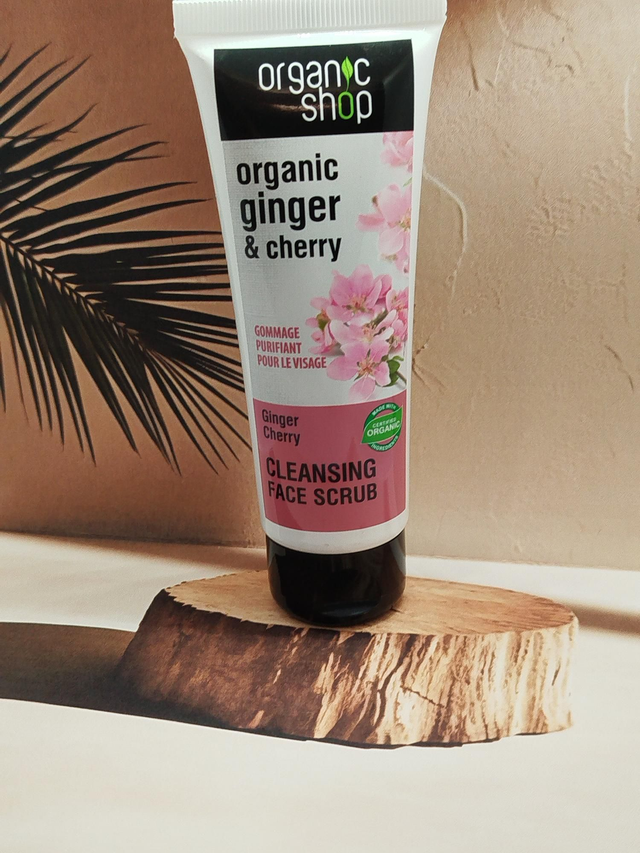 ORGANIC SHOP  Gommage facial nettoyant au gingembre et à la cerise 75 ml.