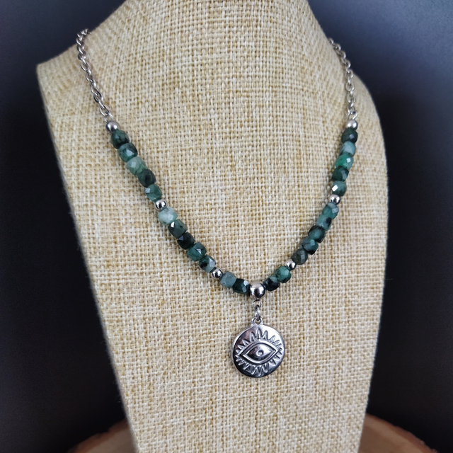 Collier ras de cou Emeraude