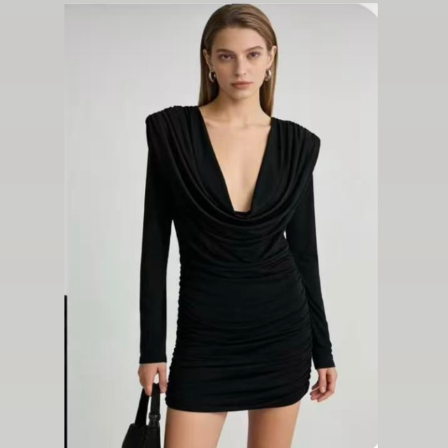 VESTIDO CASCADA NEGRO